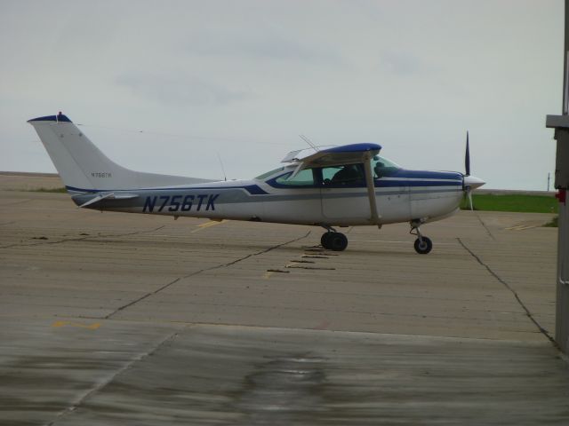 Cessna Skylane (N756TK)