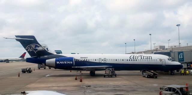 Boeing 717-200 (N946AT) - AirTran 717 N946AT in Baltimore Ravens livery.