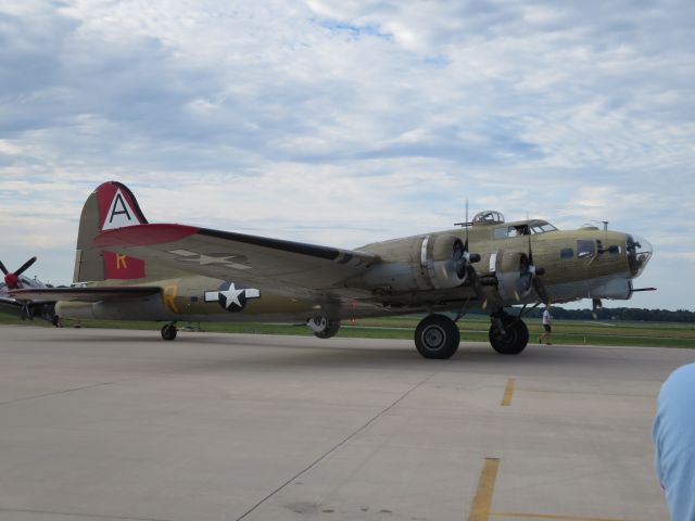 Boeing B-17 Flying Fortress (N93012) - Collings Foundation B-17G 42-31909 "909" @ KVPZ 8-7-16