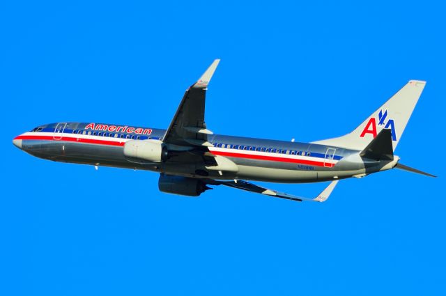 Boeing 737-800 (N898NN) - American - N898NN - B737-800 - Departing KDFW 11/17/2013