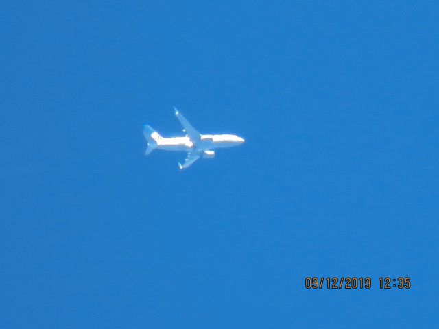 Boeing 737-700 (N27724)
