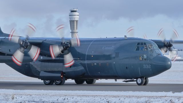 Lockheed C-130 Hercules —