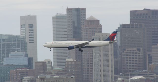 Airbus A330-300 (N808NW)