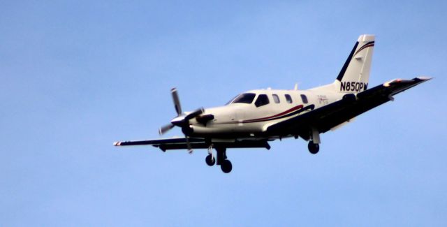 Socata TBM-850 (N850PW) - On final is this 2007 Socata TBM-850 in the Autumn of 2021.