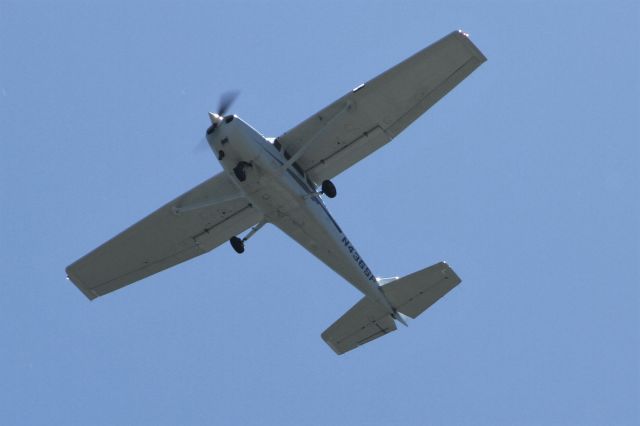 Cessna Cutlass RG (N436SP) - Over Mercer Island, WA