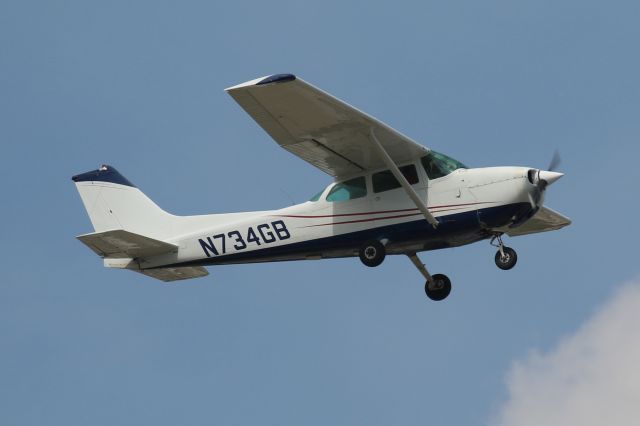 Cessna Skyhawk (N734GB)