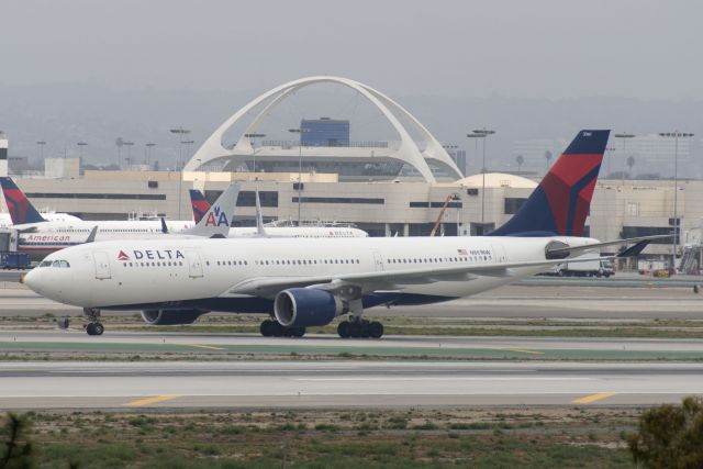 Airbus A330-200 (N861NW) - N861NW  Airbus  A330-223  DAL  KLAX  20130305  4401