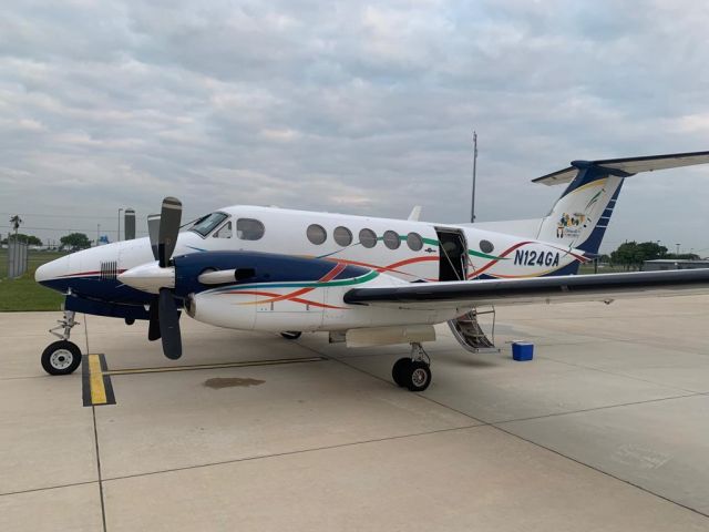 Beechcraft Super King Air 200 (N124GA)