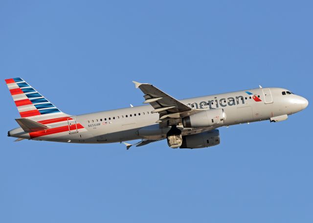 Airbus A320 (N656AW)