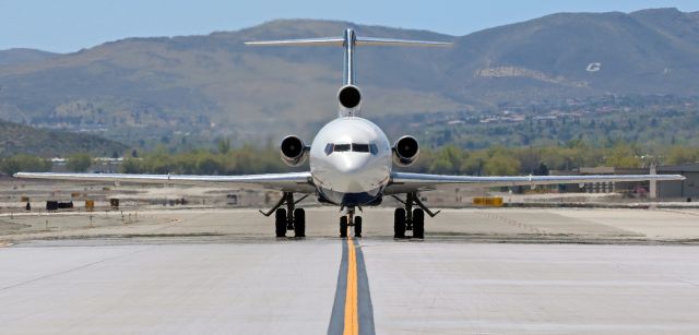 BOEING 727-200 (N727US) - N727US, a USA Jet B727 cargo freighter, taxies directly toward my spotting position in the middle of Alpha taxiway after arriving at Reno Tahoe International from Laredo, Texas, to deliver equipment for Tesla.