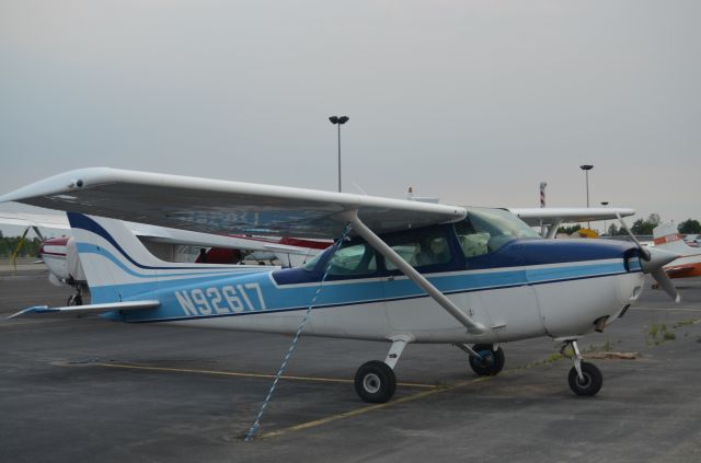 Cessna Skyhawk (N92617) - Long term parking at Merrill Field