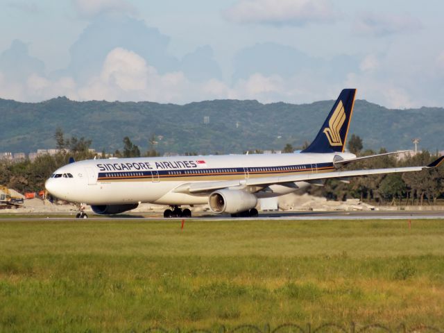 Airbus A330-300 (9V-STT)