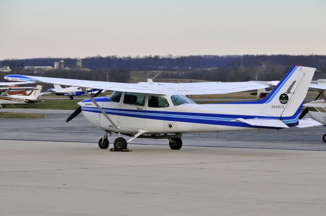 Cessna Skyhawk (N54803) - Seen at KFDK on 12/17/2009.      a href=http://discussions.flightaware.com/profile.php?mode=viewprofile&u=269247  [ concord977 profile ]/a