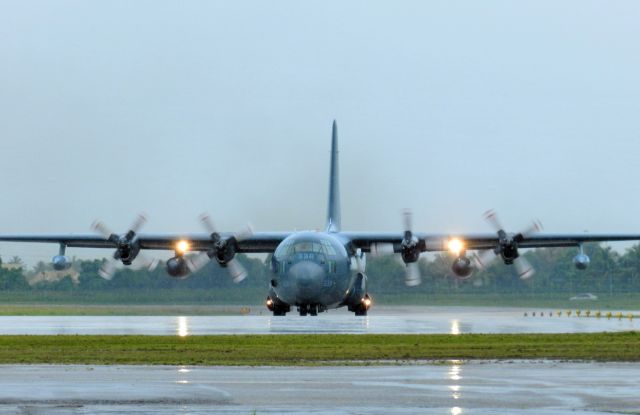 Lockheed C-130 Hercules (13-0338)