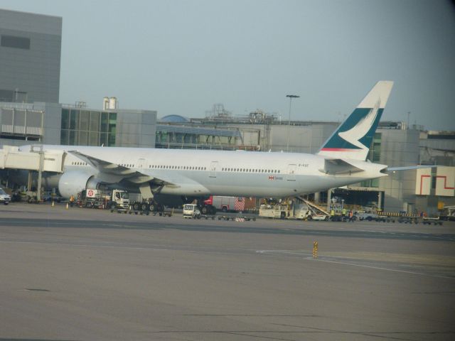 BOEING 777-300 (B-KQE)