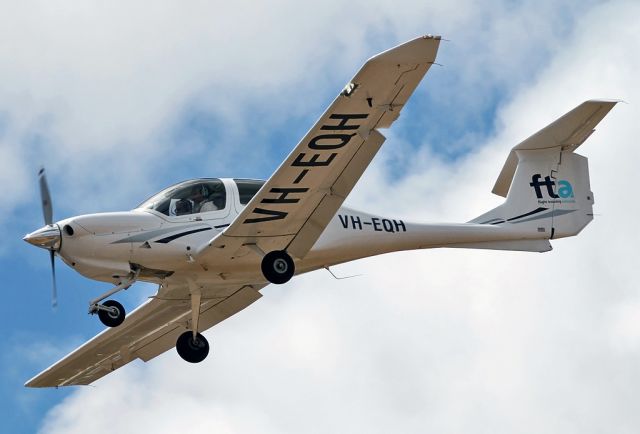 Diamond Star (VH-EQH) - FLIGHT TRAINING ADELAIDE - DIAMOND DA-40 DIAMOND STAR - REG VH-EQH (CN 40.1051) - PARAFIELD ADELAIDE SA. AUSTRALIA - YPPF (30/12/2014)