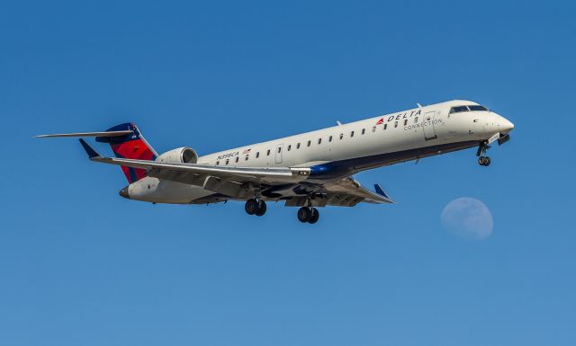 Canadair Regional Jet CRJ-700 (N398CA)