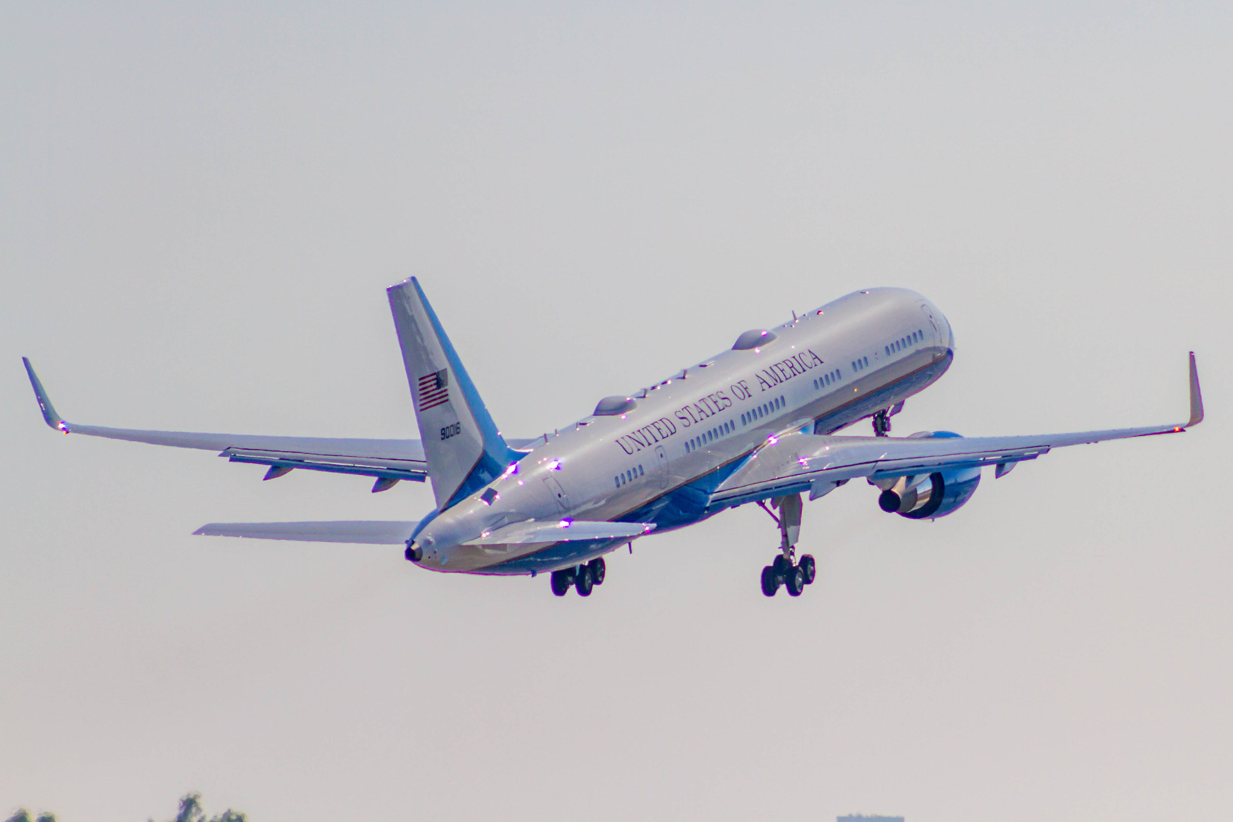 Boeing 757-200 (09-0016) - "Air Force One" taking off from John Wayne airport with the President on board.