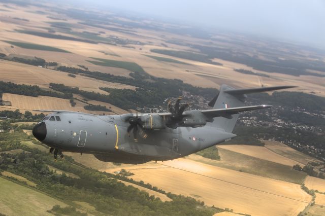 AIRBUS A-400M Atlas (F-RBAF) - 20230714  A400M preparing in a racetrack for the July 14th Bastille Parade overhead Paris