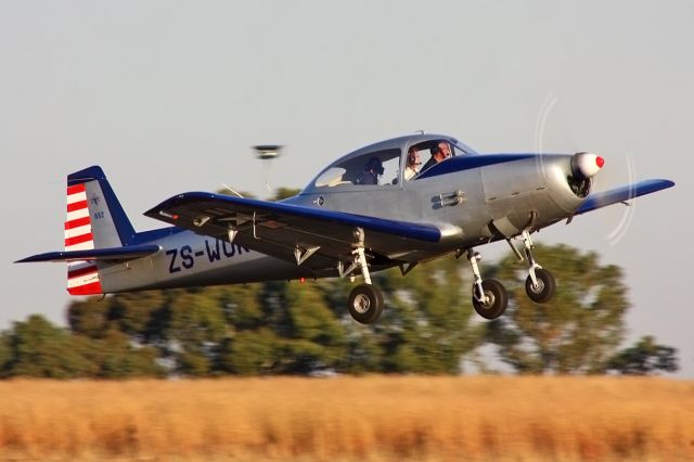 North American Navion (ZS-WUK)