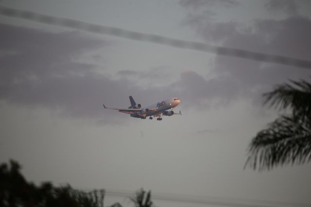 Boeing MD-11 (N585FE)