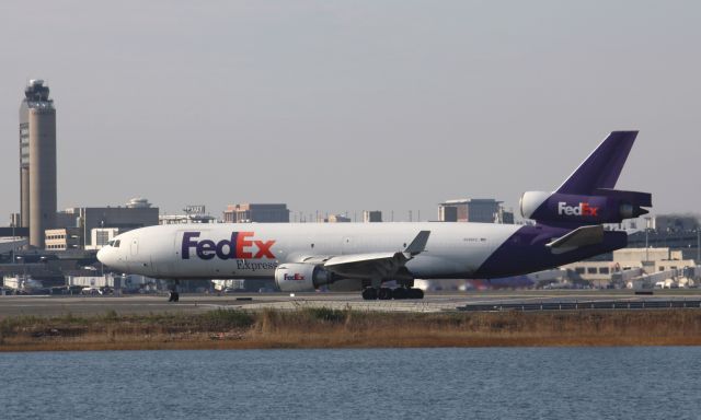 Boeing MD-11 (N586FE)