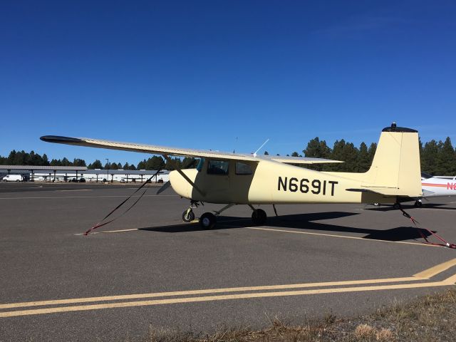 Cessna Commuter (N6691T) - Parked at Flagstaff Pulliam Airport, November 5 2018. 