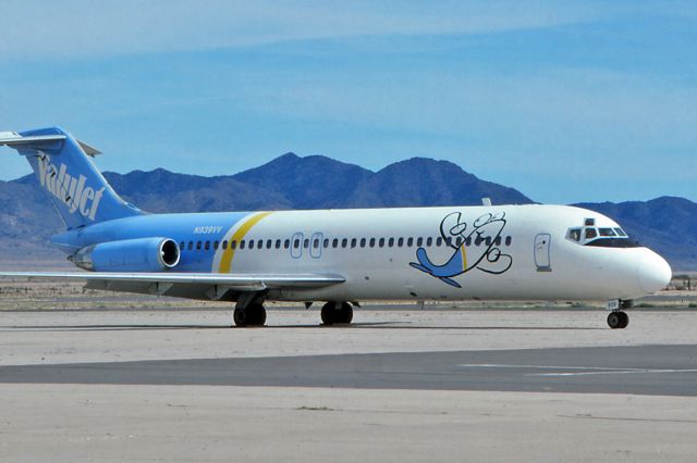 McDonnell Douglas DC-9-30 (N939VV) - Oct. 1996 - stored at Kingman, AZ.