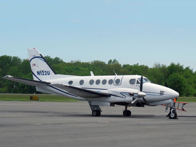 Beechcraft King Air 100 (N122U)