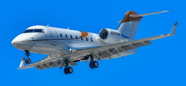 Canadair Challenger (N317RA) - N317RA 2004 Bombardier CL-600-2B16(CL-604) s/n 5596 - Las Vegas - Harry Reid International Airport KLASbr /Photo: Tomás Del Corobr /USA - Nevada May 15, 2025