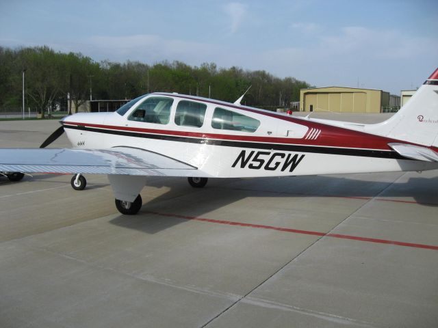 N5GW — - F33A 1987 Bonanza @ KAXV Ohio