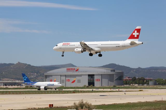 Airbus A321 (HB-IOM)