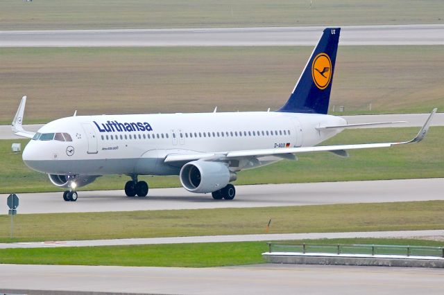 Airbus A320 (D-AIUX)