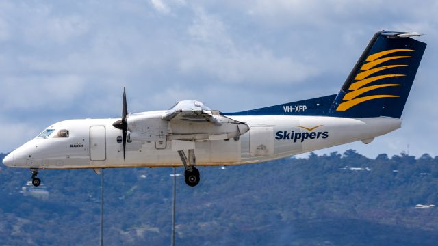 de Havilland Dash 8-100 (VH-XFP)