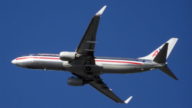 Boeing 737-800 (N935AN) - 20150524-075203.jpgbr /N935AN American Airlines Boeing 737-800 - cn 30081 / ln 559br /First Flight * May 2000br /Age 15.1 Yearsbr /24-May-2015 B738/L San Jose Intl (KSJC) Chicago OHare Intl (KORD) 07:51 PDT 13:36 CDT 3:45