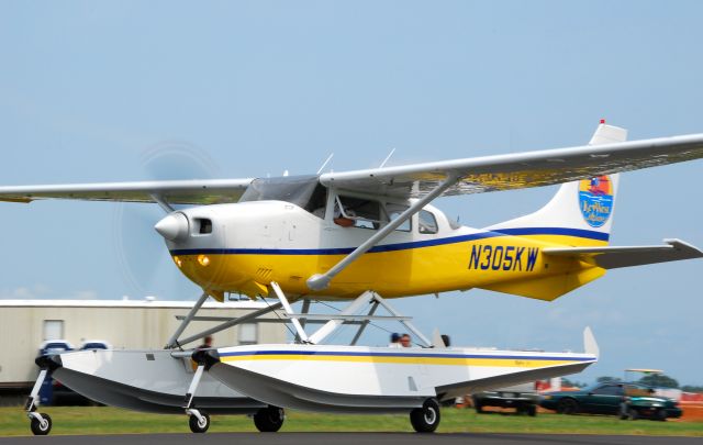 Cessna Skylane (N305KW) - 2013 Sun n Fun Parade of Planes