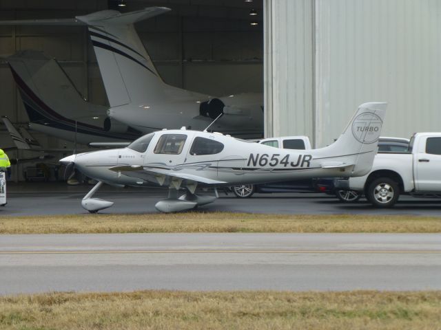 Cirrus SR-22 (N654JR)