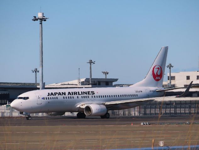 Boeing 737-800 (JA320J) - Photo taken on Jan 02, 2023.br /JL3083/02  NRT-NGO