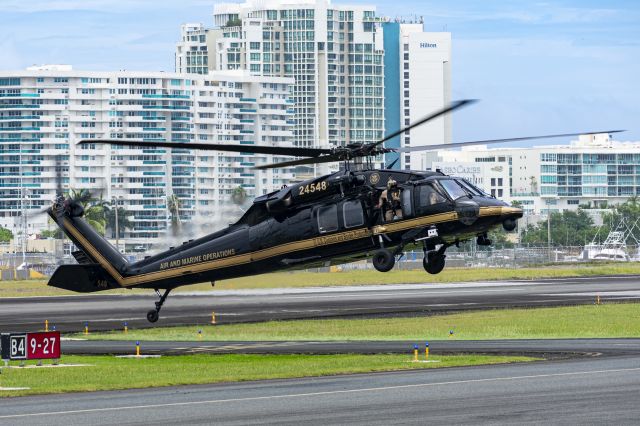 Sikorsky S-70 (TROY210) - Landing on B4 