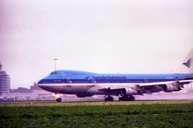 PH-BUE —