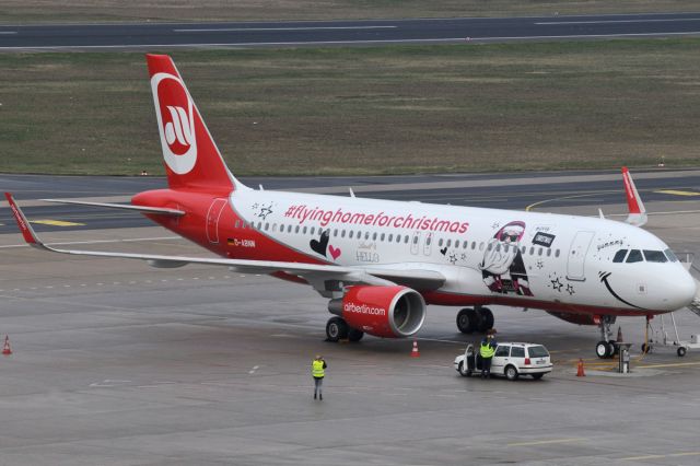 Airbus A320 (D-ABNM) - New Air Berlin "FlyingHomeForChristmas2015" specila c/s by LINDT Chocolate "HELLO"