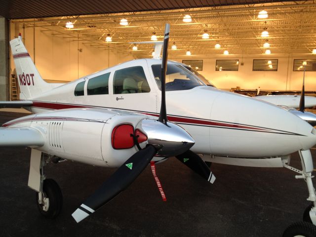 Cessna 310 (N30T)