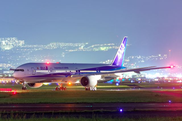 Boeing 777-200 (JA755A)