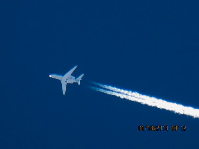 Embraer Phenom 300 (N741QS)