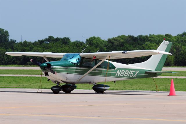 Cessna Skylane (N8815X)