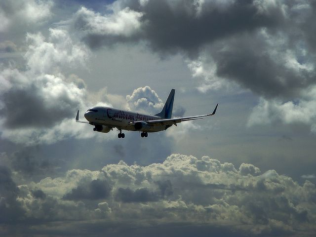 Boeing 737-800 (9Y-GEO)