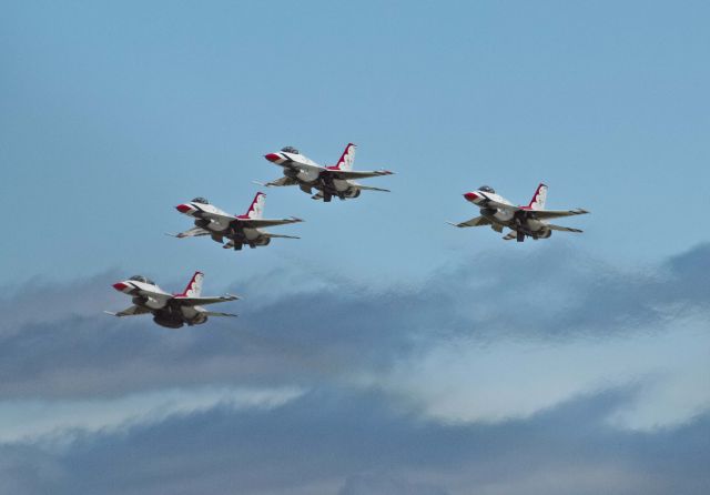 Lockheed F-16 Fighting Falcon —