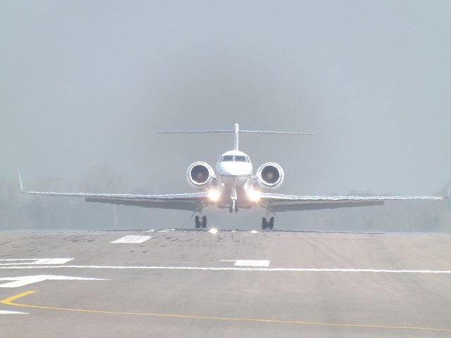 Gulfstream Aerospace Gulfstream V (N677FP) - Taking off runway 19 for the long flight back home to the usa.