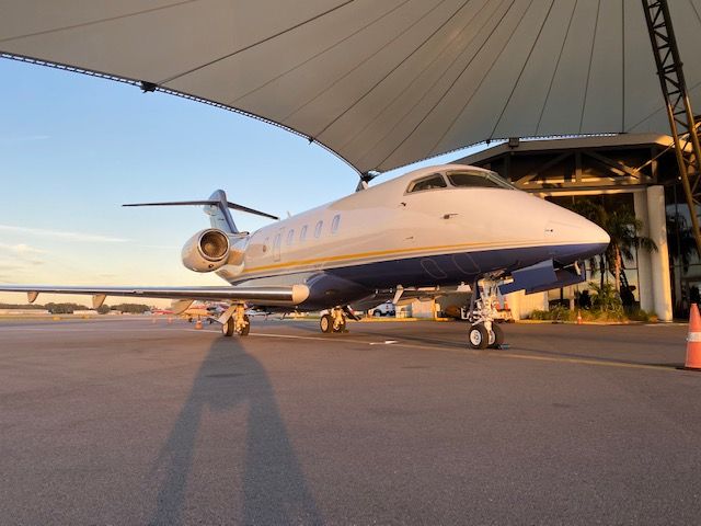 Bombardier Challenger 300 (N302PE)