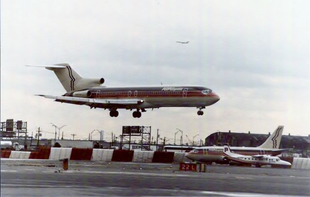 BOEING 727-200 — - KEWR Early 80s